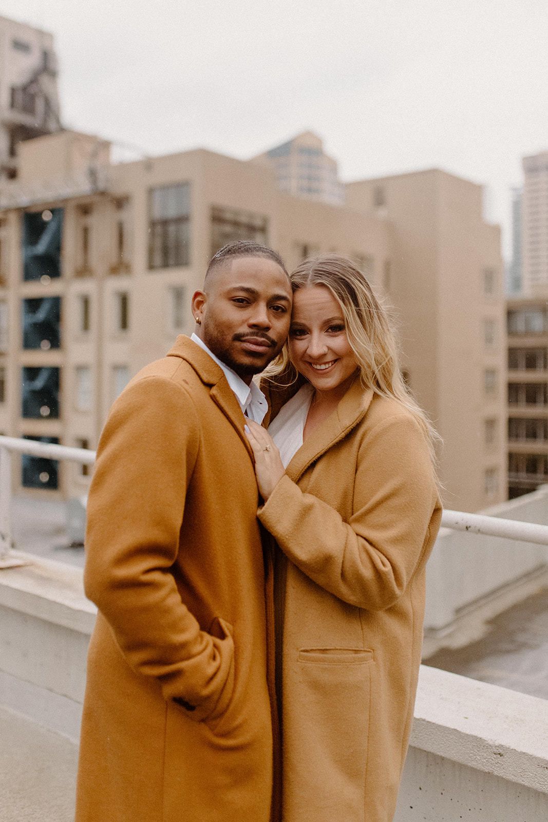 Downtown Seattle couples session 