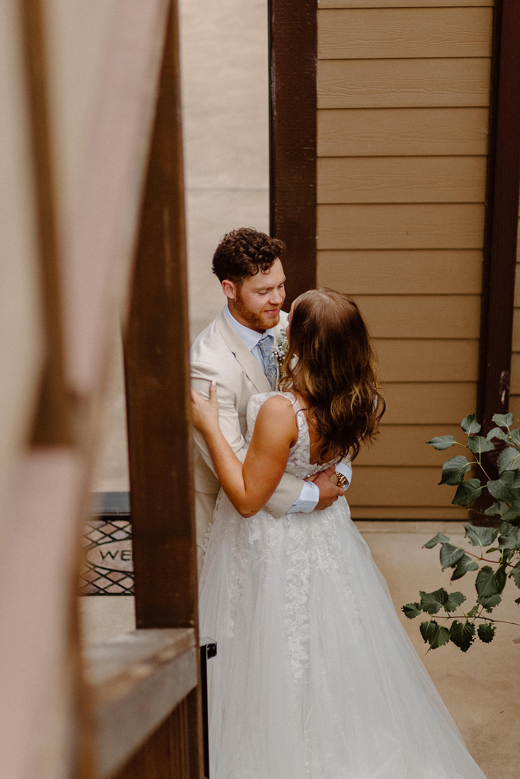 A Dreamy first look with bride and groom