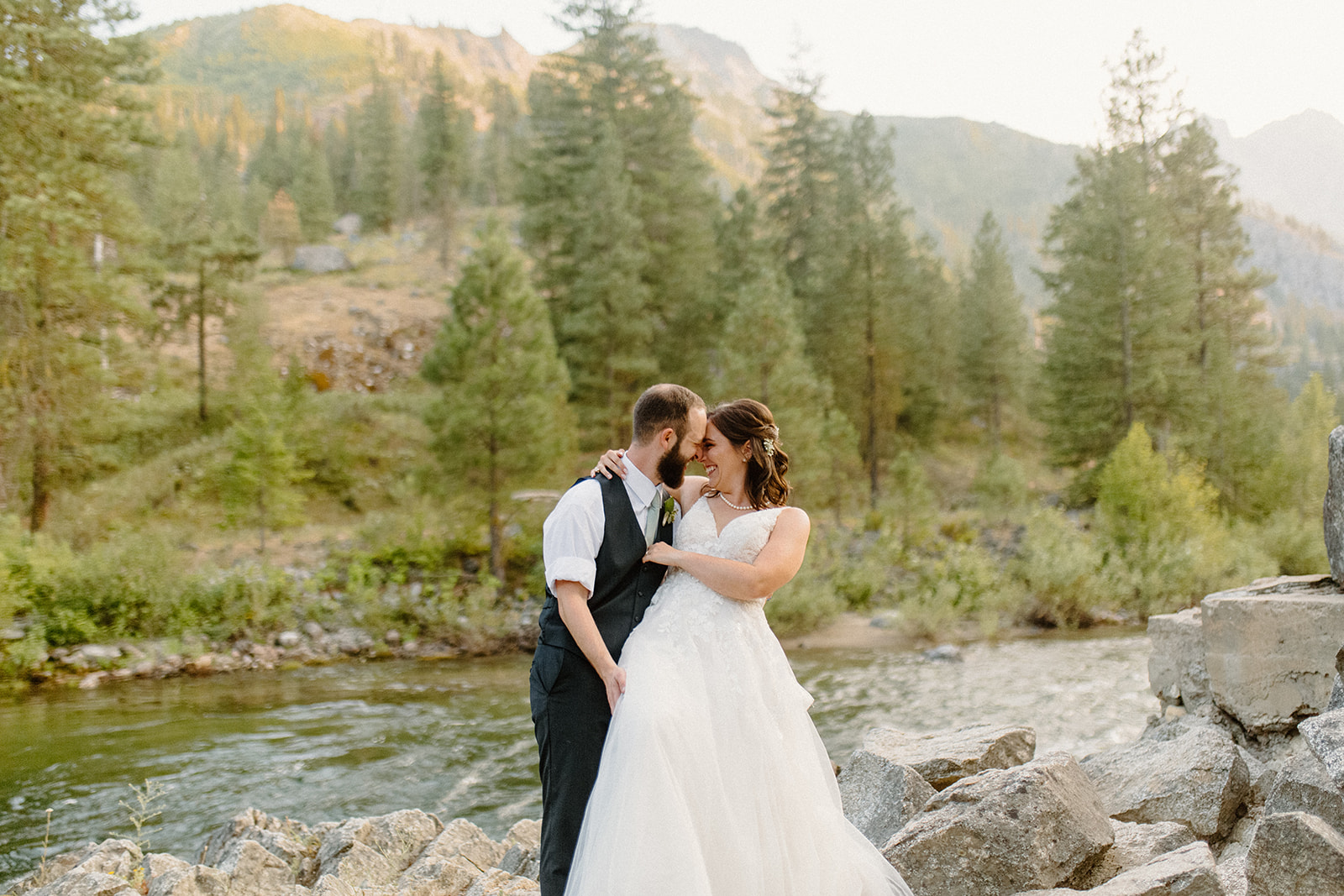 A Romantic Outdoor Wedding Day At The Sleeping Lady Resort
