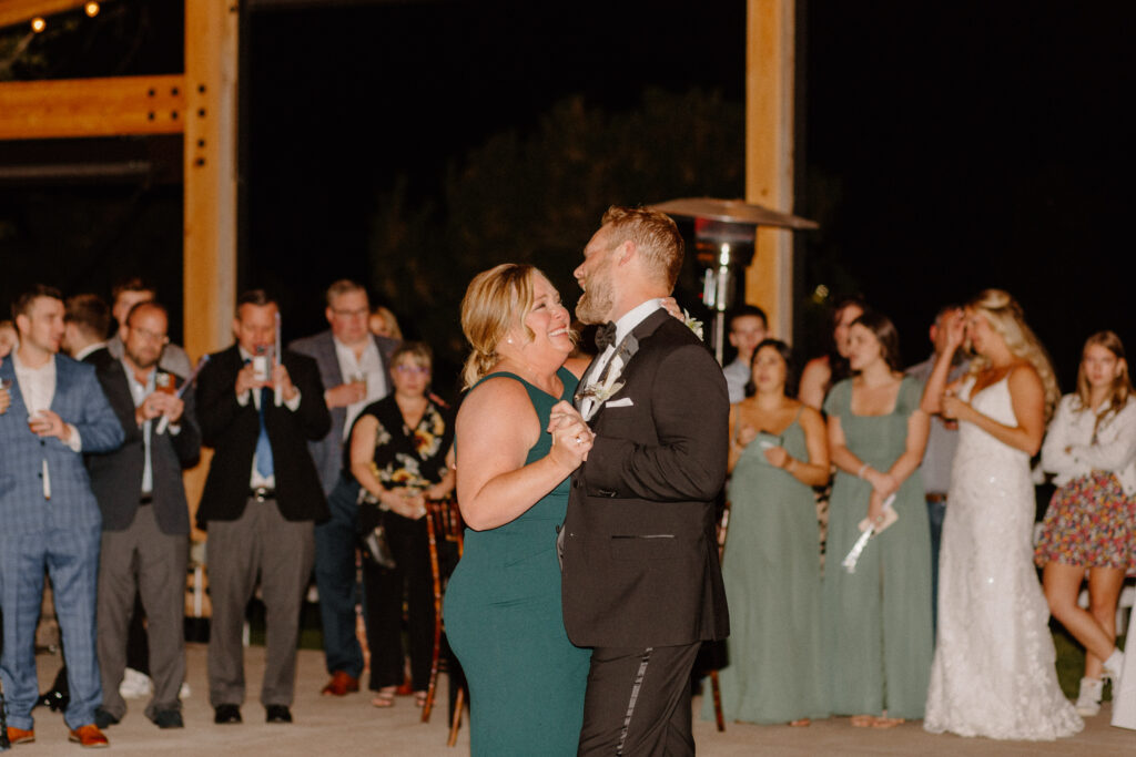 groom and mom wedding dance