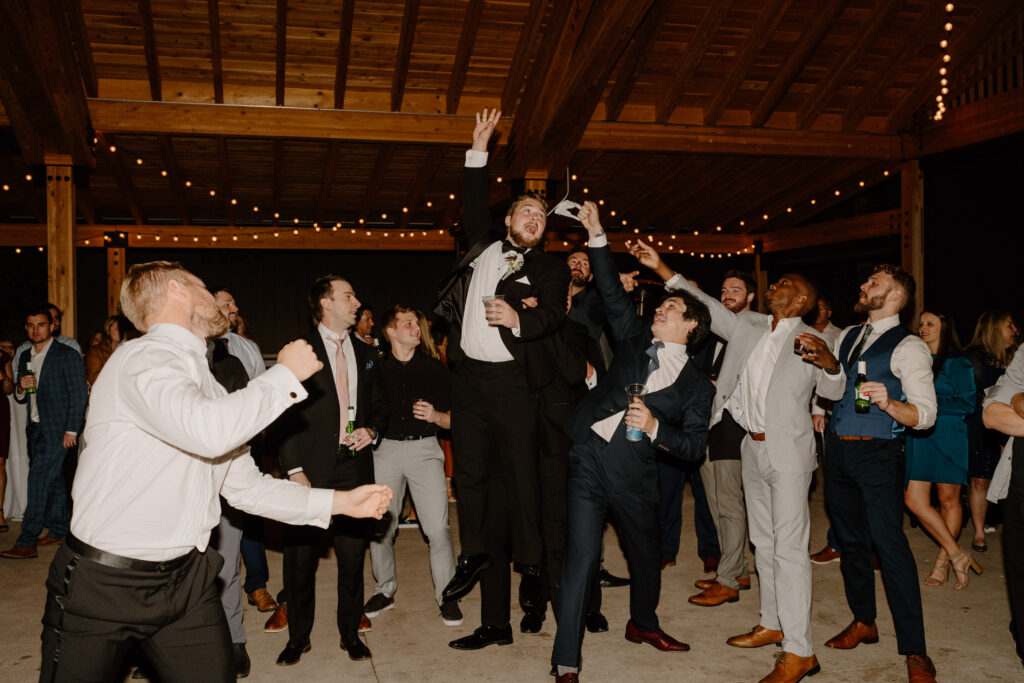 Country wedding garter toss