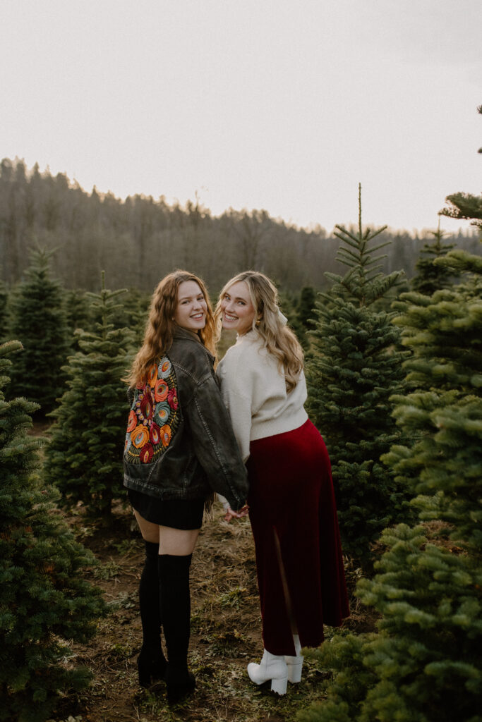 what to wear to your tree farm photoshoot