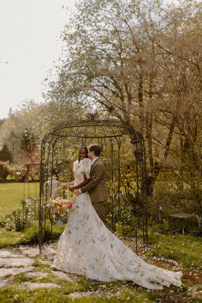 Albee's Garden Parties Wedding Venue bride and group portraits