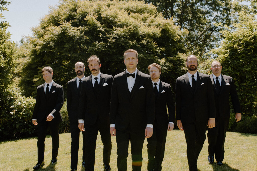 candid groomsman photos