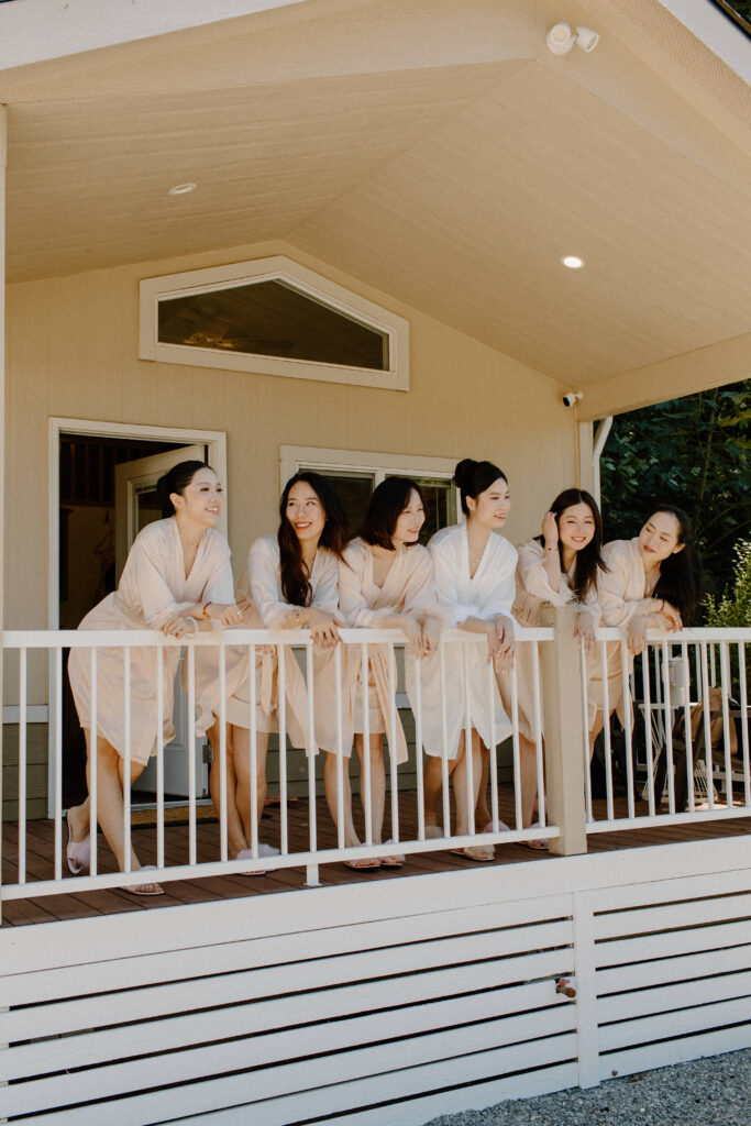 Getting ready bride photos