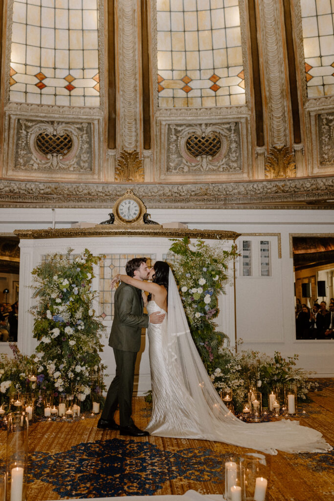 Elegant Seattle Hotel Wedding at the Arctic Club