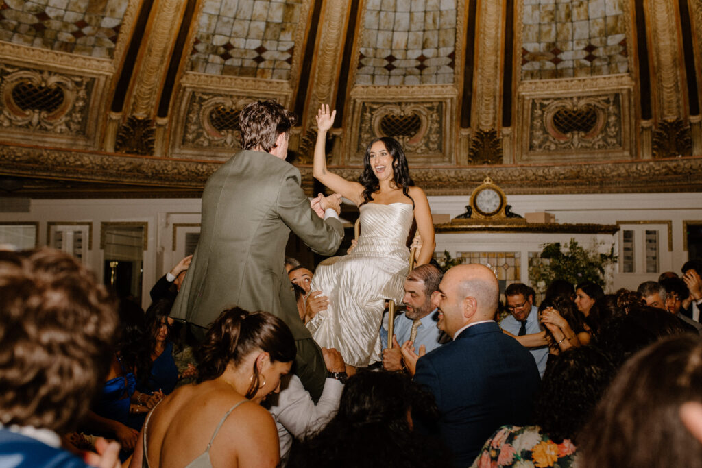 Elegant Seattle Hotel Wedding at the Arctic Club