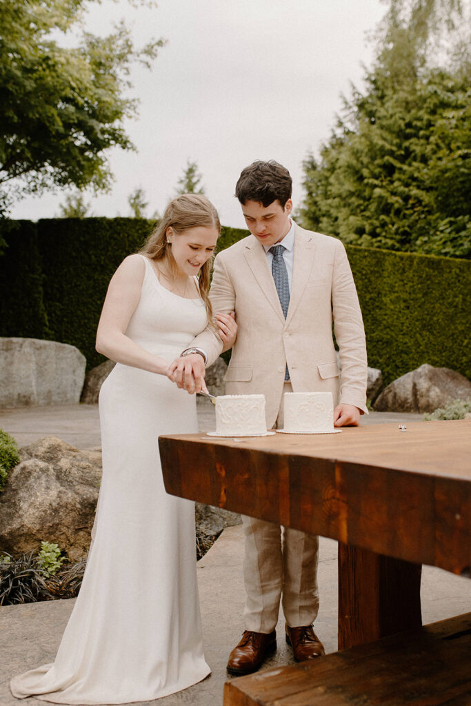 Jardin De Sol Garden Wedding Venue cake cutting