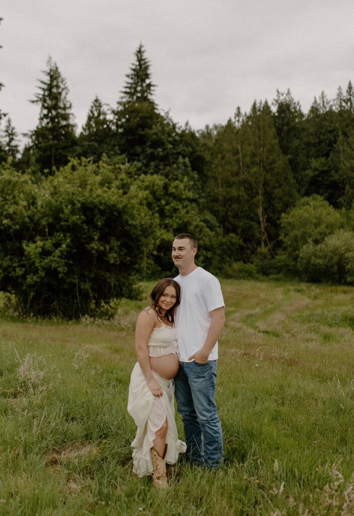Farm Field Maternity Session in Snohomish Washington