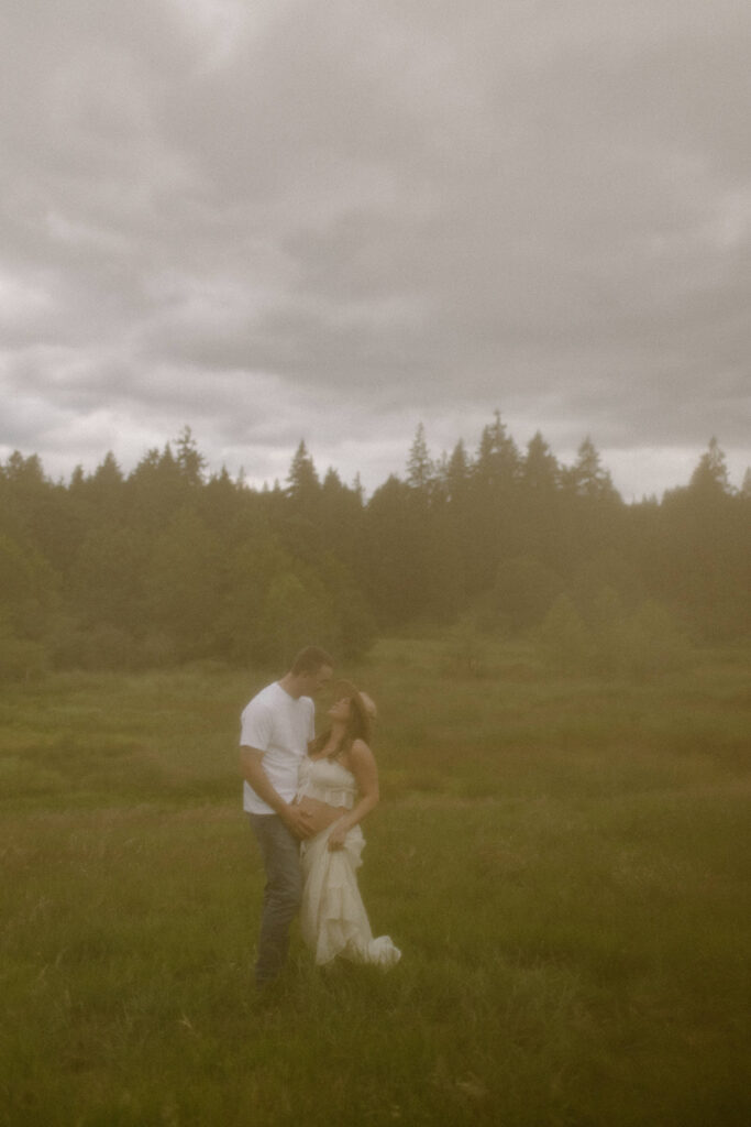 Farm Field Maternity Session in Snohomish Washington