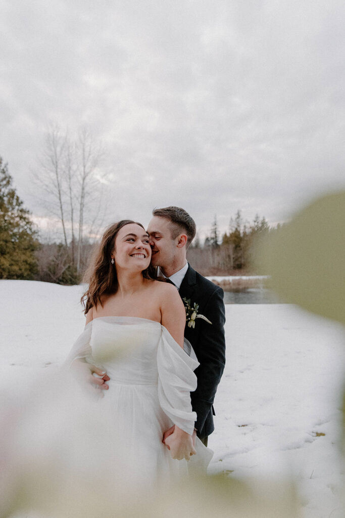 what to pack on your wedding day