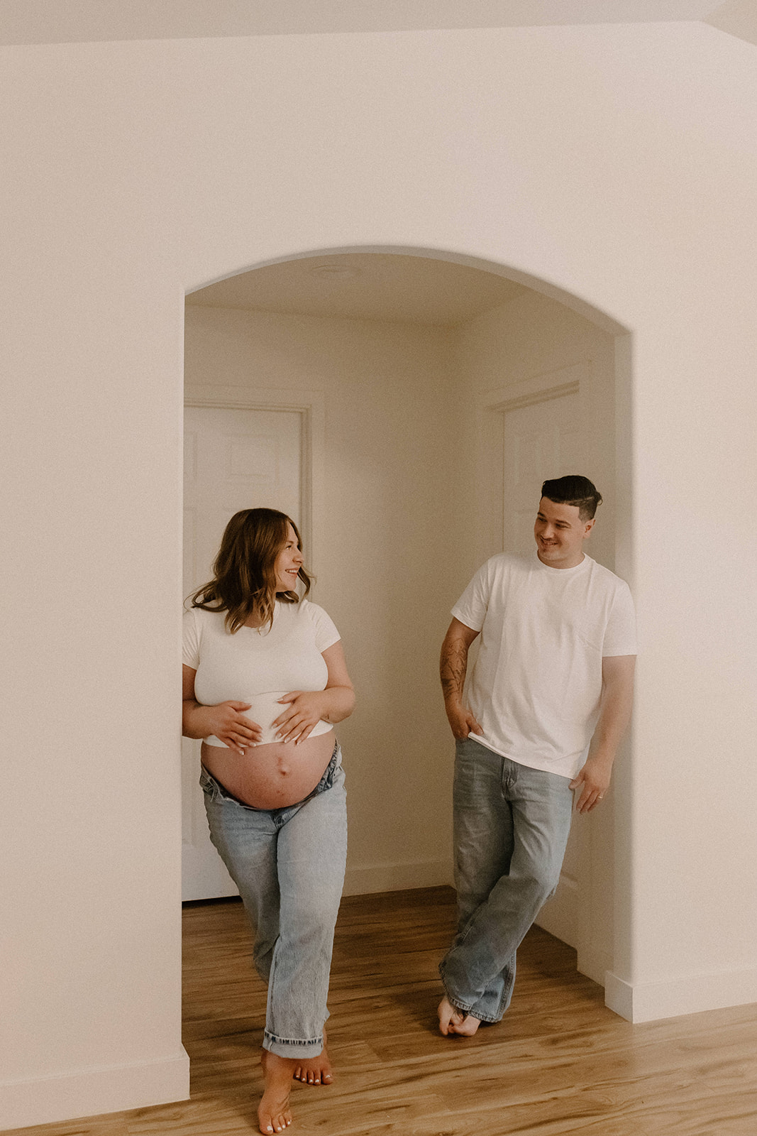 cozy in home maternity photoshoot
