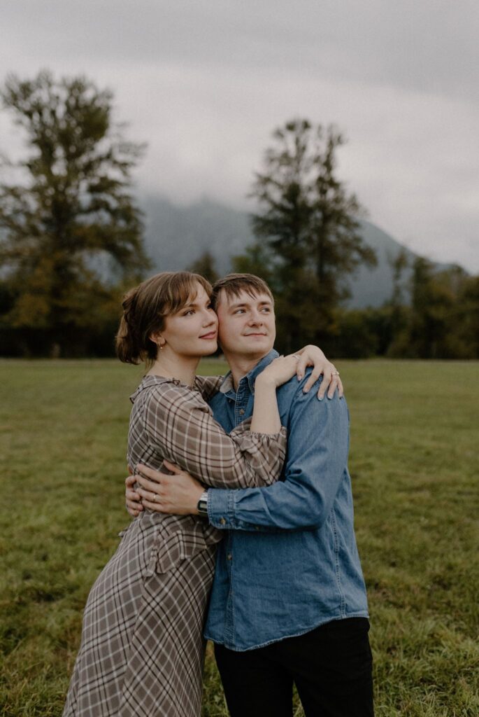 Seattle Couples Photographer Fall Photoshoot Annie Ritter-Jones Photography